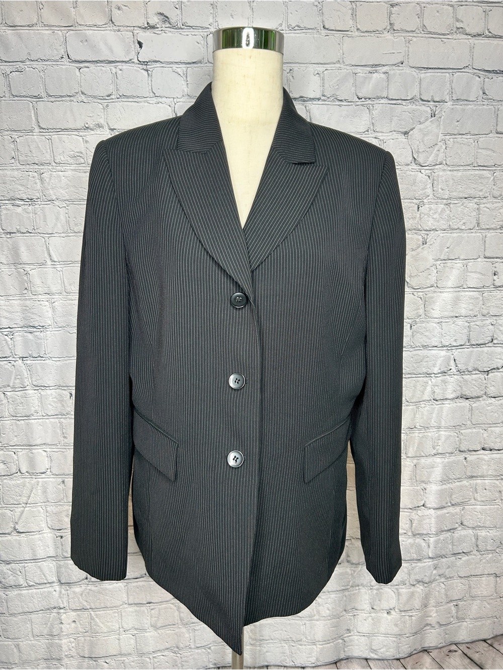 Tahari Women's Dark Gray Pinstripe Blazer - Picture 1 of 8